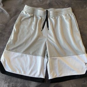 Old Navy Active Men’s shorts